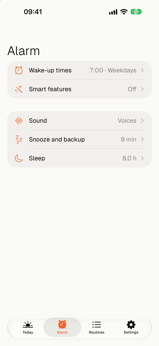 Alarm screen: wake-up times 7:00 weekdays, smart features, sound, snooze and backup, sleep